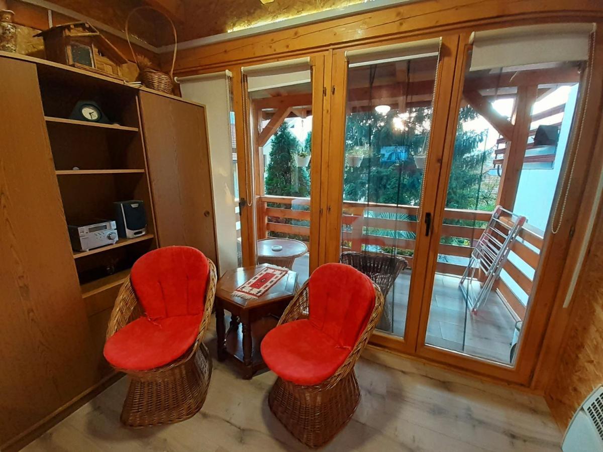 Obiteljski Apartman Borovi Visoko Eksteriør billede