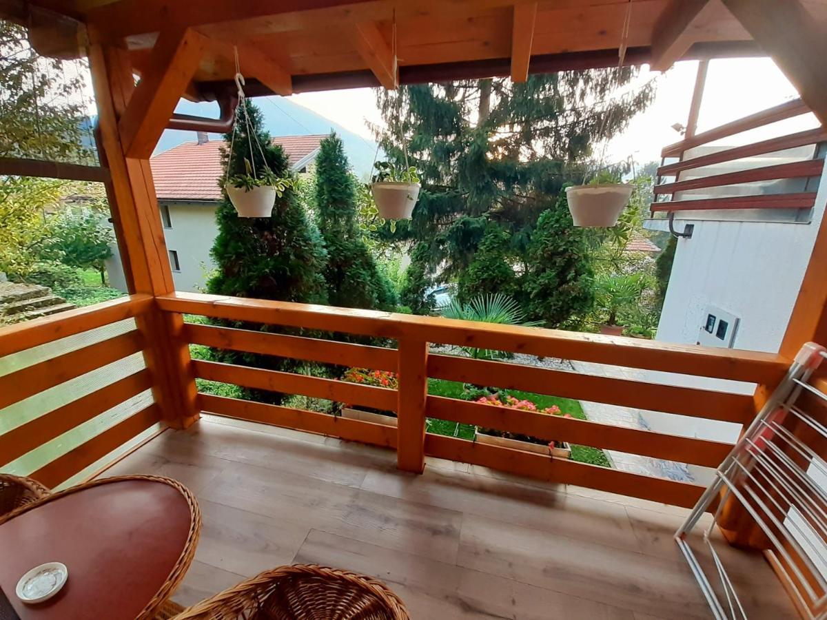 Obiteljski Apartman Borovi Visoko Eksteriør billede