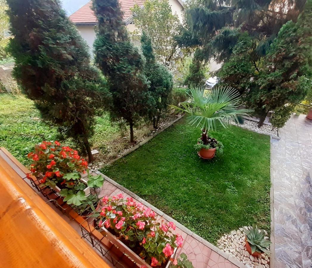 Obiteljski Apartman Borovi Visoko Eksteriør billede
