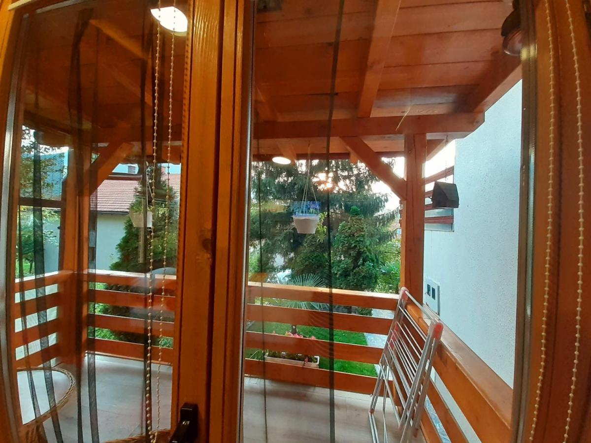 Obiteljski Apartman Borovi Visoko Eksteriør billede
