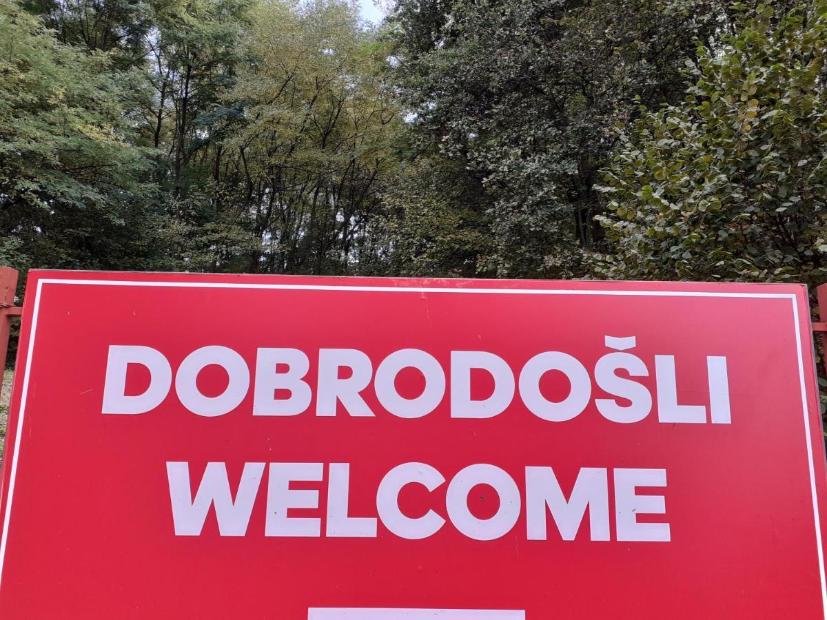 Obiteljski Apartman Borovi Visoko Eksteriør billede